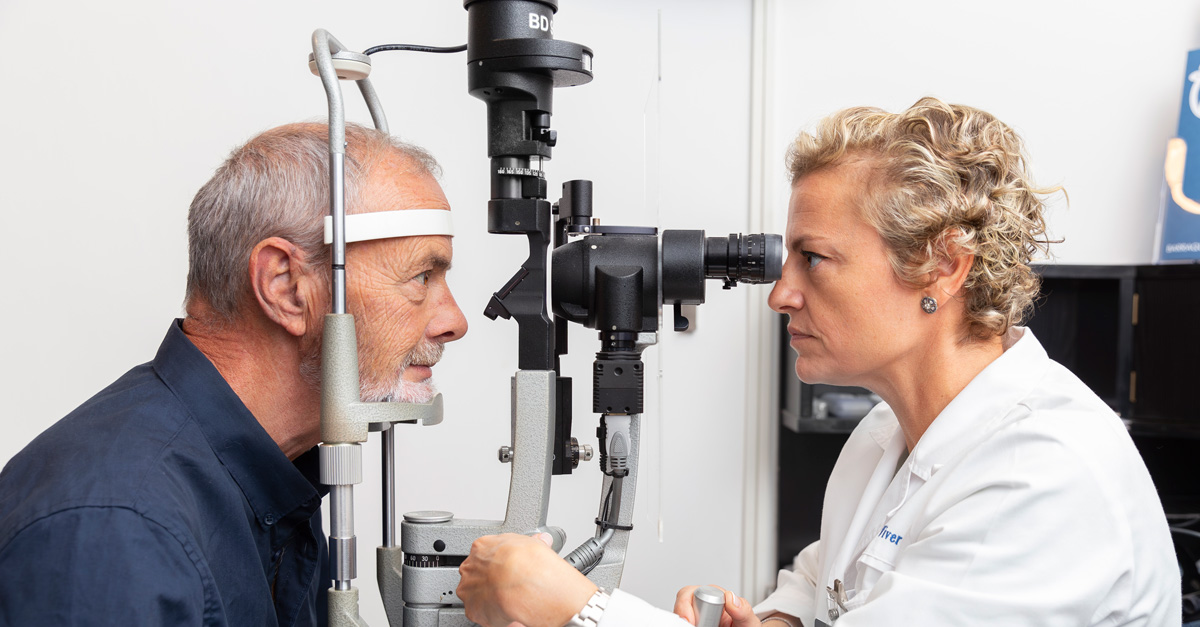 Macular hole: diagnosis and treatment